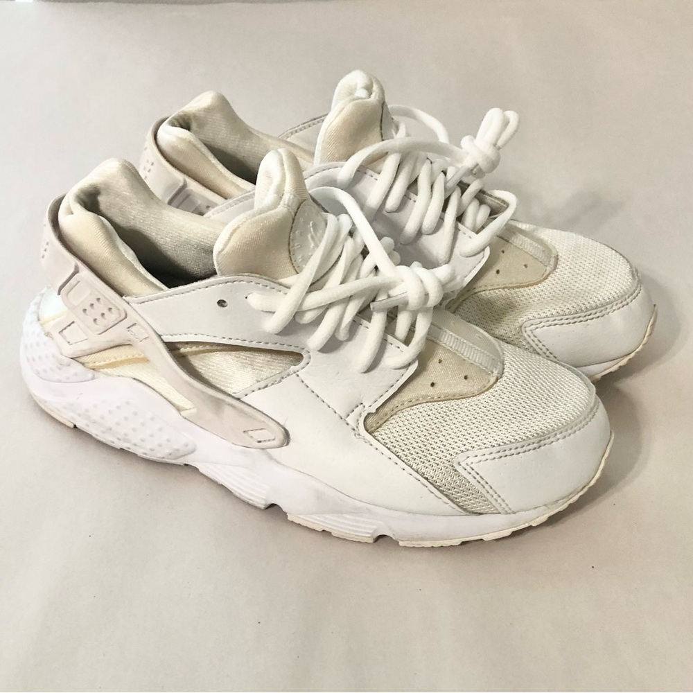 Nike White Huarache Sneakers Size 3 Youth